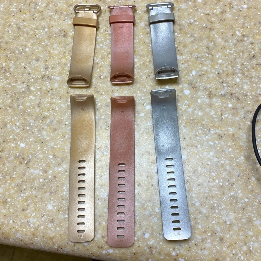 Fitbit Charge 4 charger cord and replacement wristbands (Large Women)